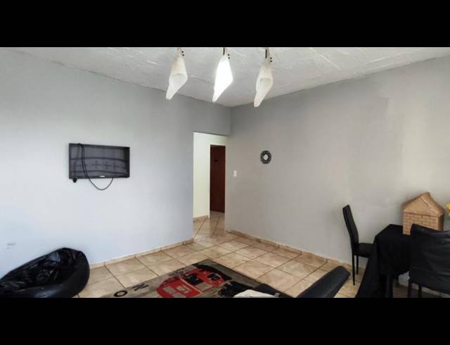 2 BEDROOM APARTMENT FOR SALE IN CRUYWAGEN PARK